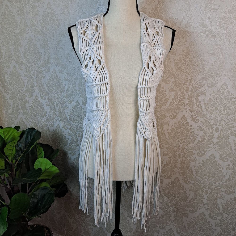 H&M Coachella Size XS White Cotton Macrame Open Vest with Fringe EUC